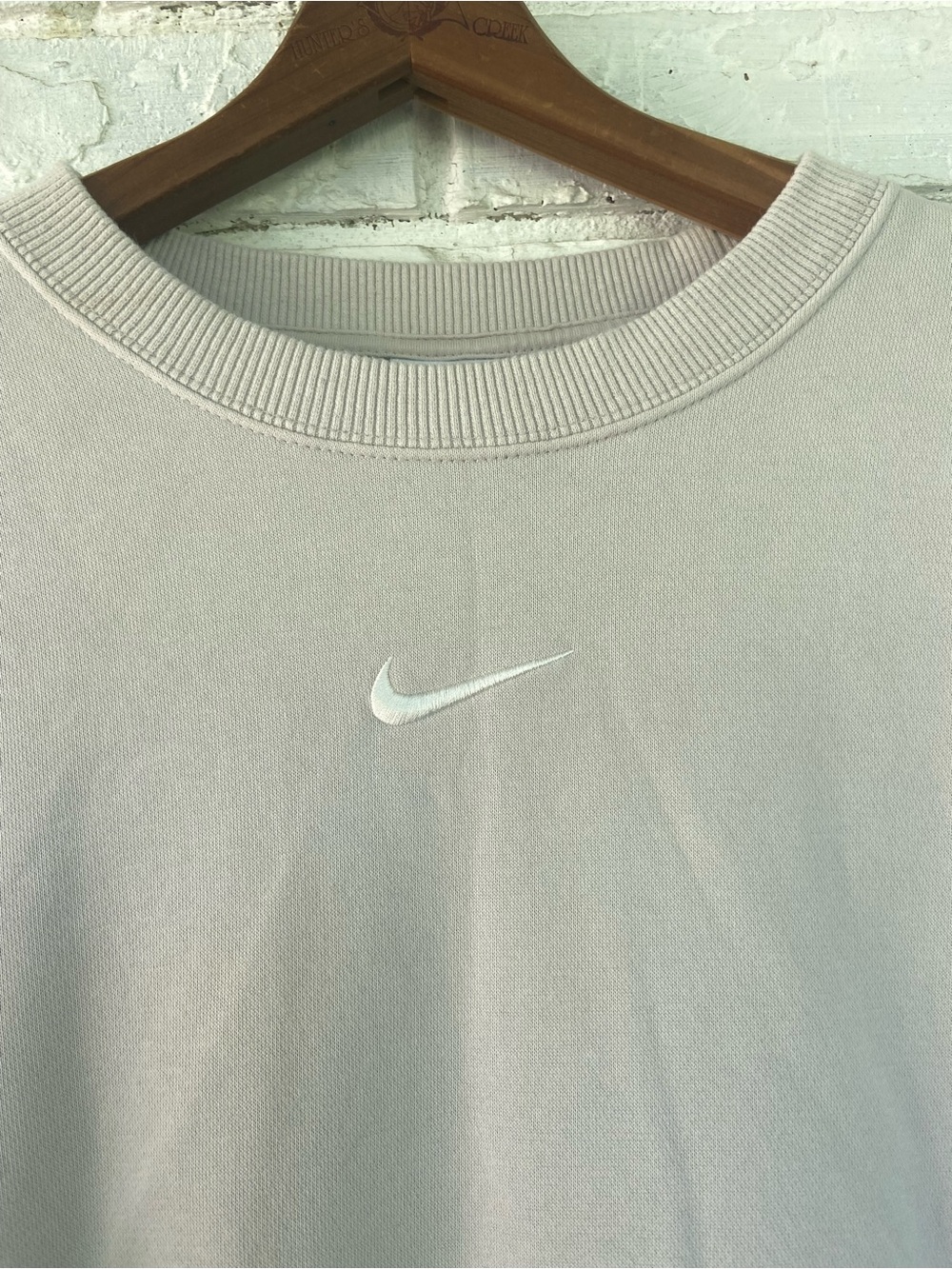 Nike Women’s Crewneck Sweatshirt - Picture 4 of 7